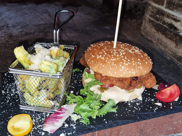 Crispy Burger+cartofi prăjiți,parmezan,usturoi 615